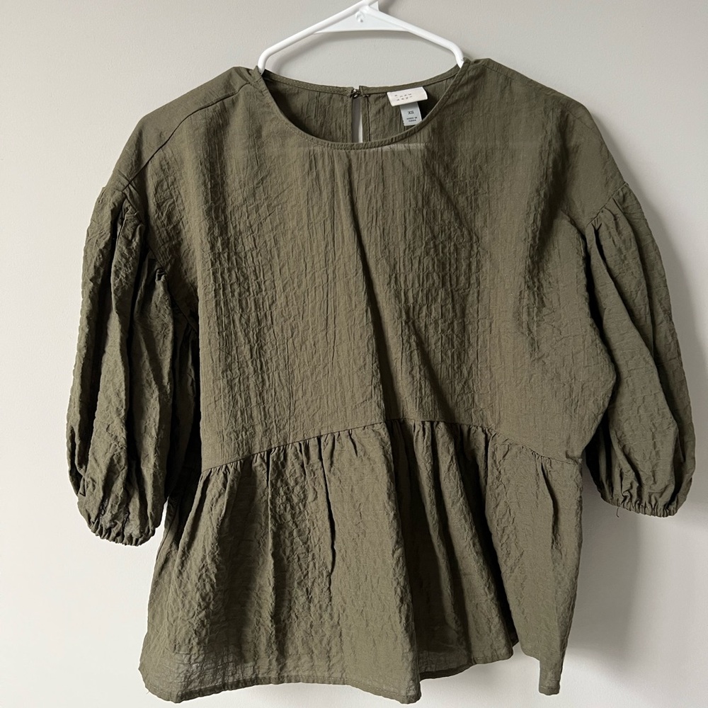 Ballon-sleeved shirt